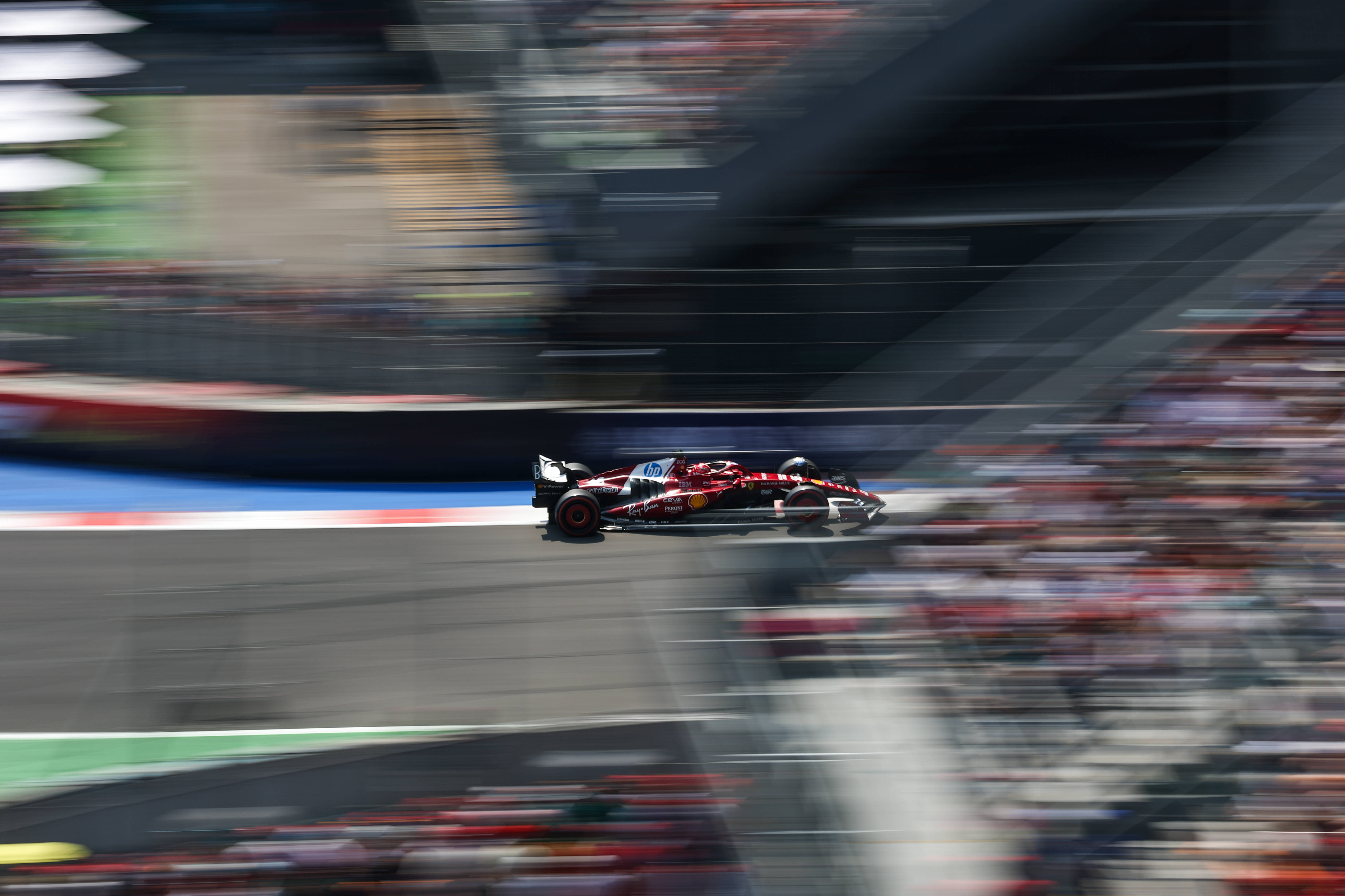 爱游戏入口-红牛二队鏖战阿斯顿马丁，塞恩斯扛起全队