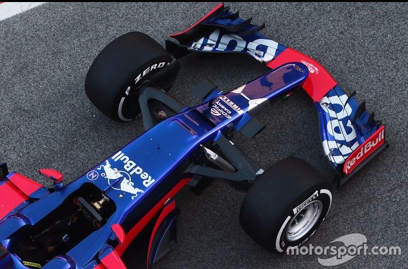 红牛二队鏖战阿斯顿马丁,塞恩斯扛起全队 红牛二队鏖战阿斯顿马丁,塞恩斯扛起全队