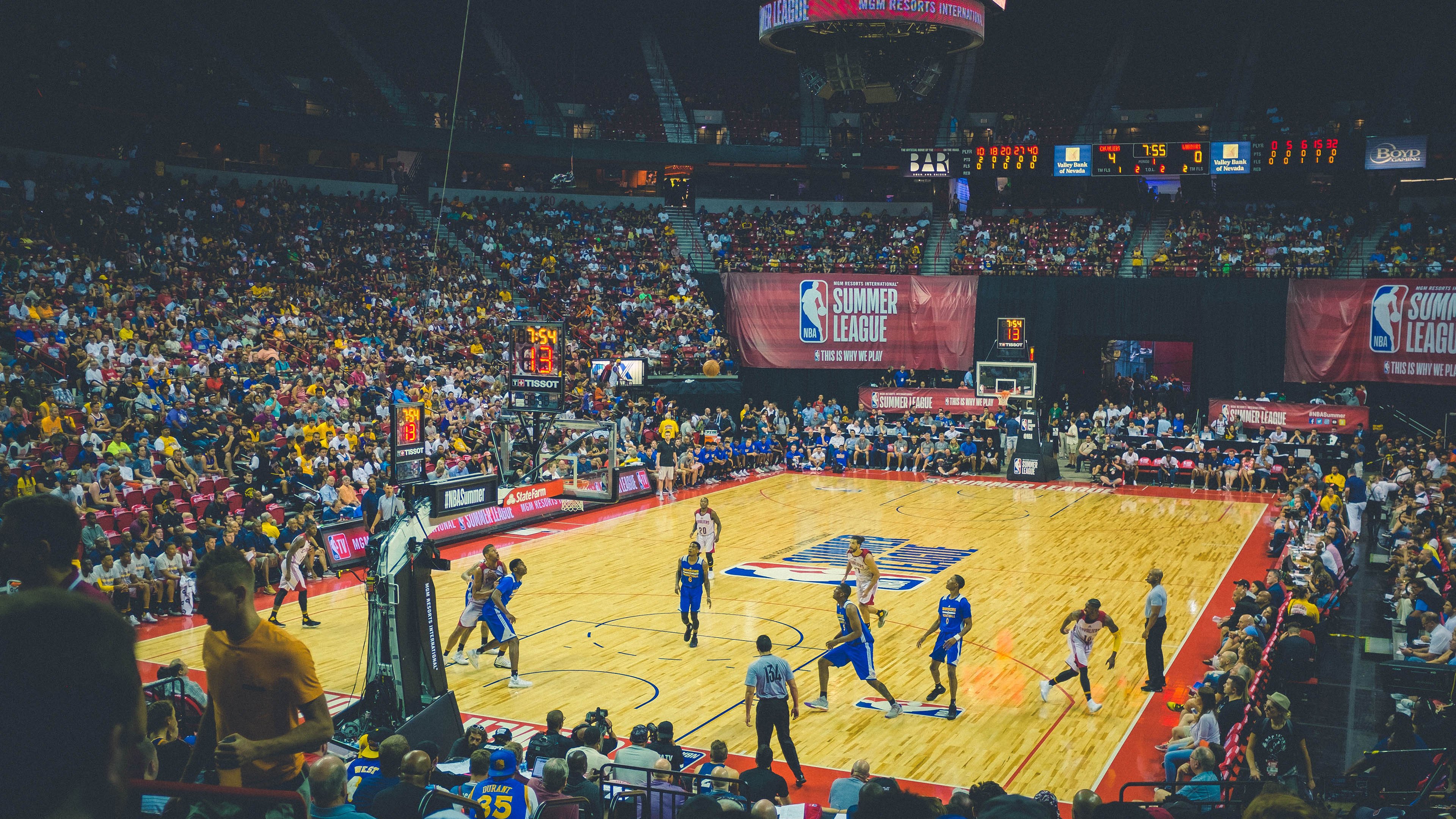 爱游戏娱乐-狂胜夜谁是暗影MVP？小贾伦悄无声息扼住鹈鹕咽喉