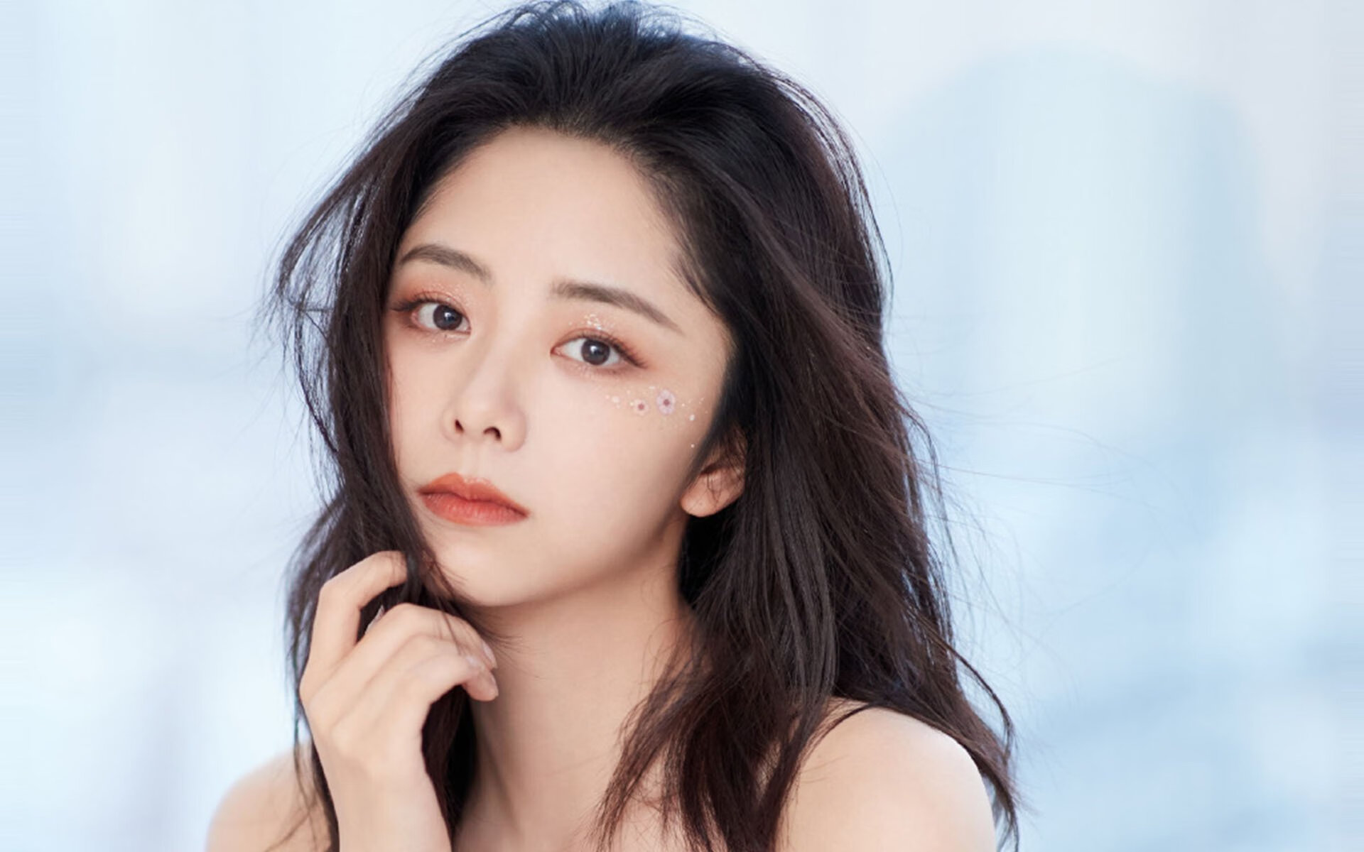 悬崖边上的舞者,迪巴拉用一脚惊世弧线,撕碎西决生死夜的沉默