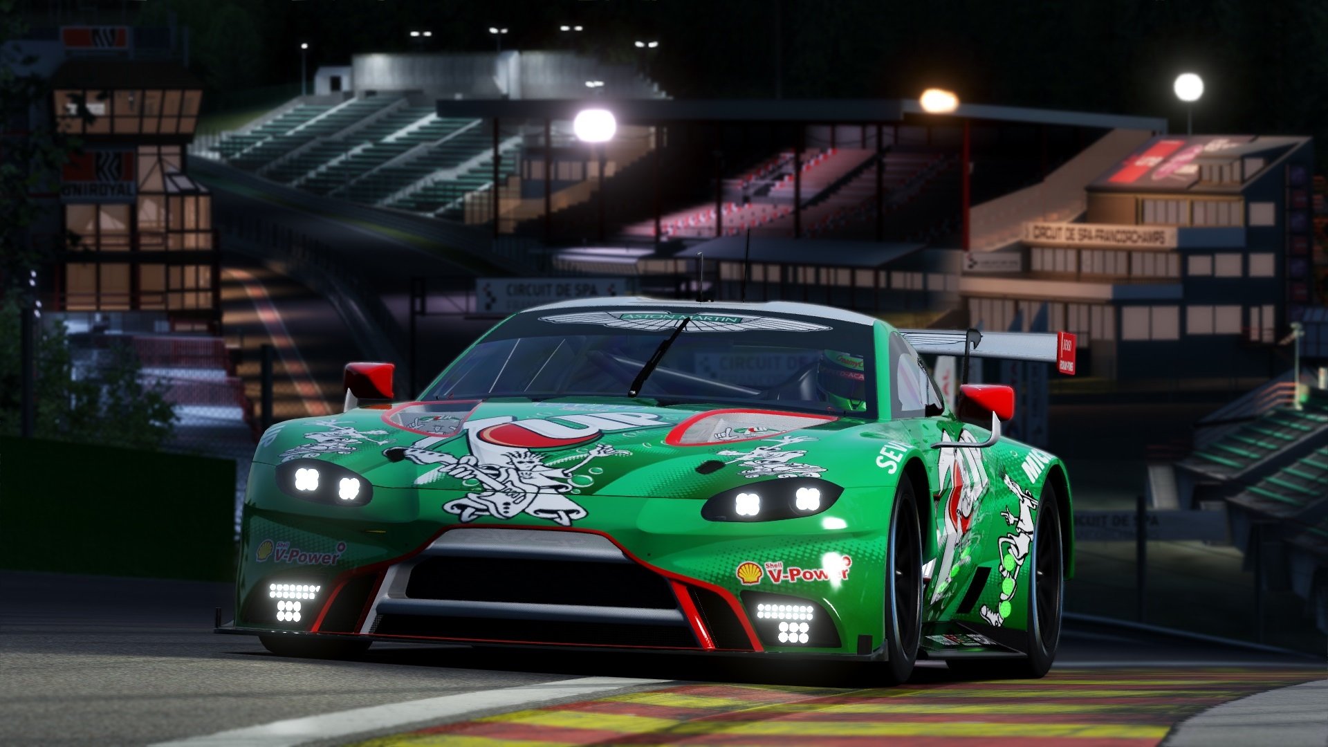 爱游戏tv-引擎轰鸣与防守哨音，当F1街道赛焦点战遇见辽宁式铁壁