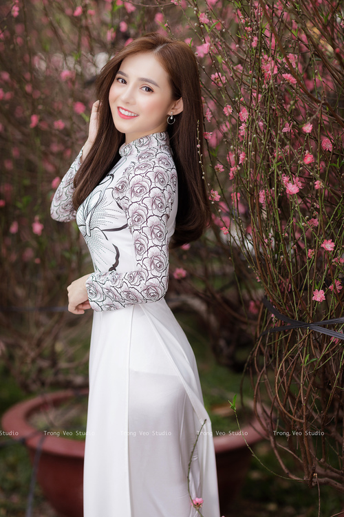 曼谷奇迹夜,当鱼腩撕碎欧洲红魔,足球唯一性的终极诠释